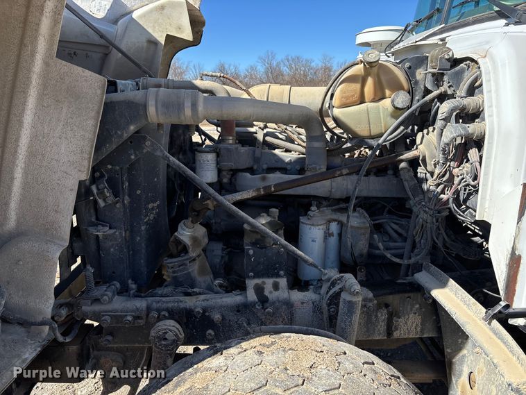 image for item FB3073 1999 Mack RD688S roll-off container truck