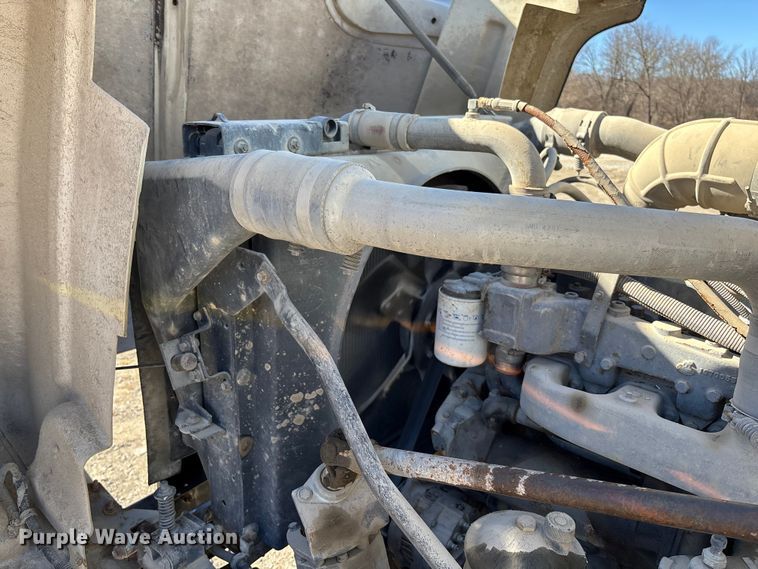 image for item FB3073 1999 Mack RD688S roll-off container truck