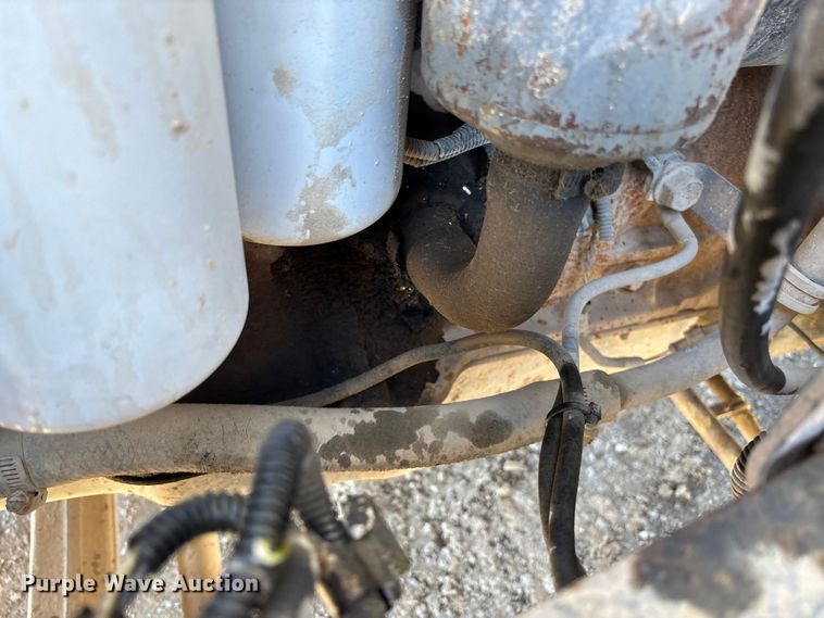 image for item FB3073 1999 Mack RD688S roll-off container truck