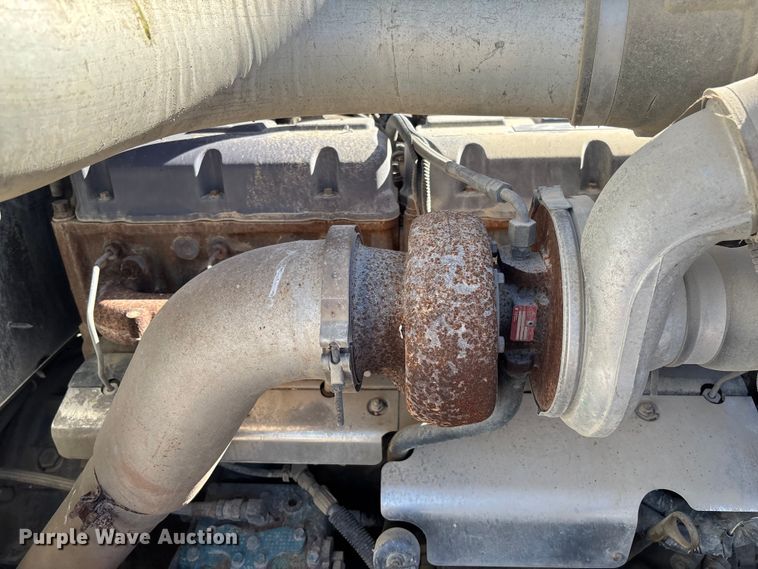 image for item FB3073 1999 Mack RD688S roll-off container truck