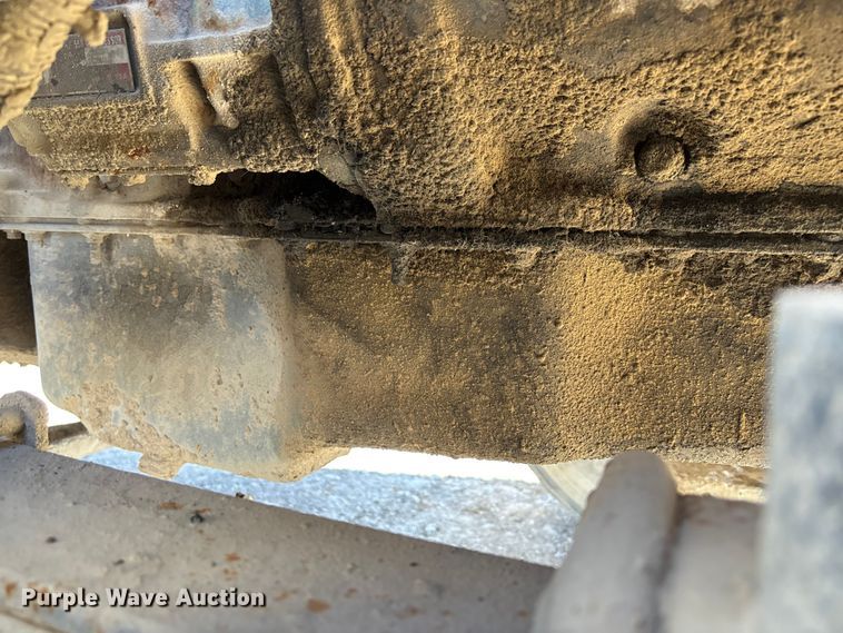 image for item FB3073 1999 Mack RD688S roll-off container truck