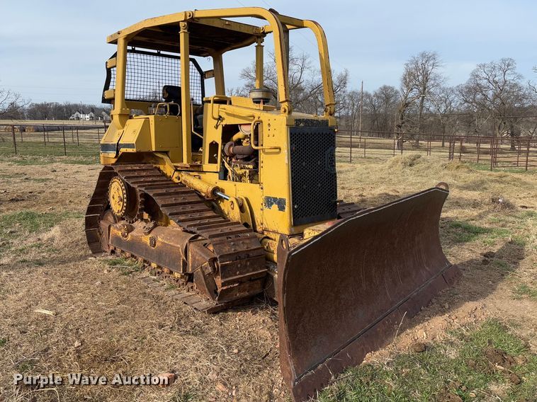 image for item FB3128 1992 Caterpillar D4H dozer