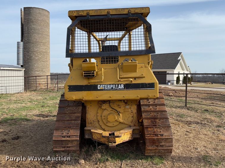 image for item FB3128 1992 Caterpillar D4H dozer