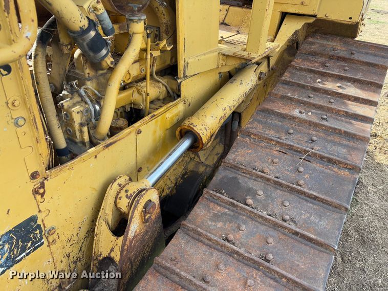 image for item FB3128 1992 Caterpillar D4H dozer