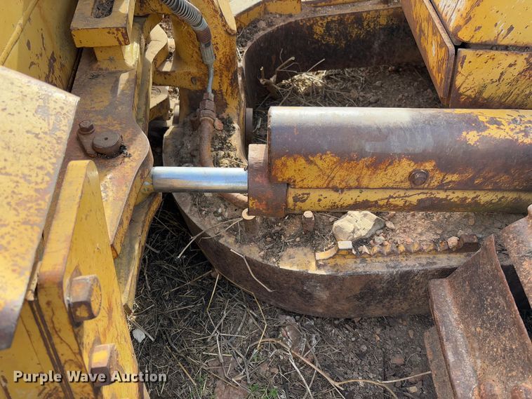 image for item FB3128 1992 Caterpillar D4H dozer