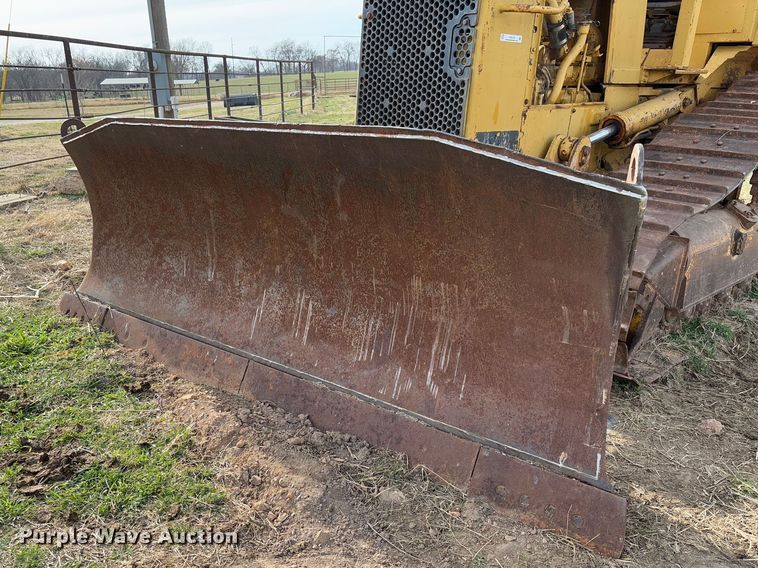 image for item FB3128 1992 Caterpillar D4H dozer