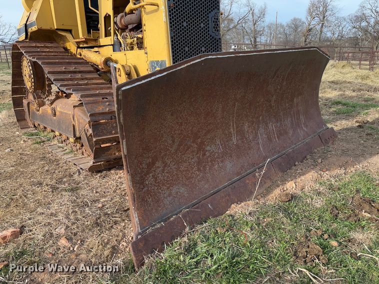 image for item FB3128 1992 Caterpillar D4H dozer