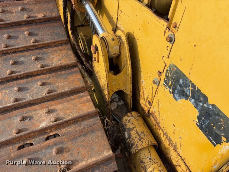 image for item FB3128 1992 Caterpillar D4H dozer