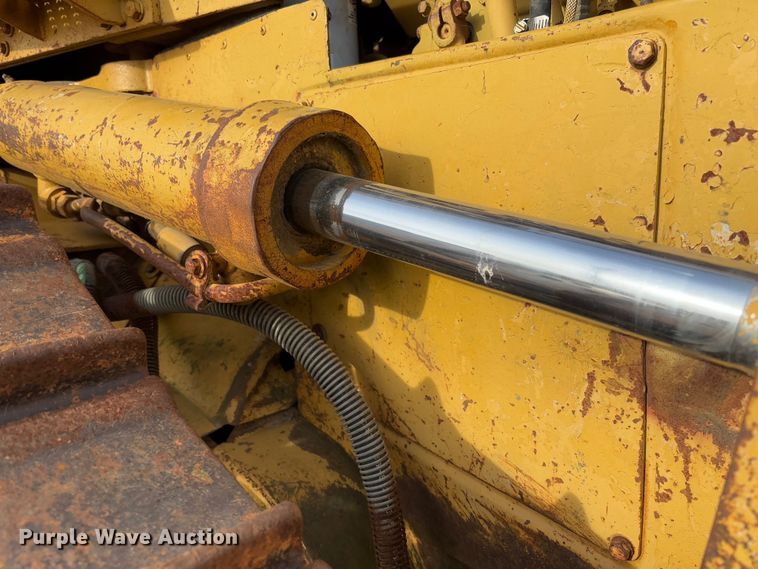 image for item FB3128 1992 Caterpillar D4H dozer