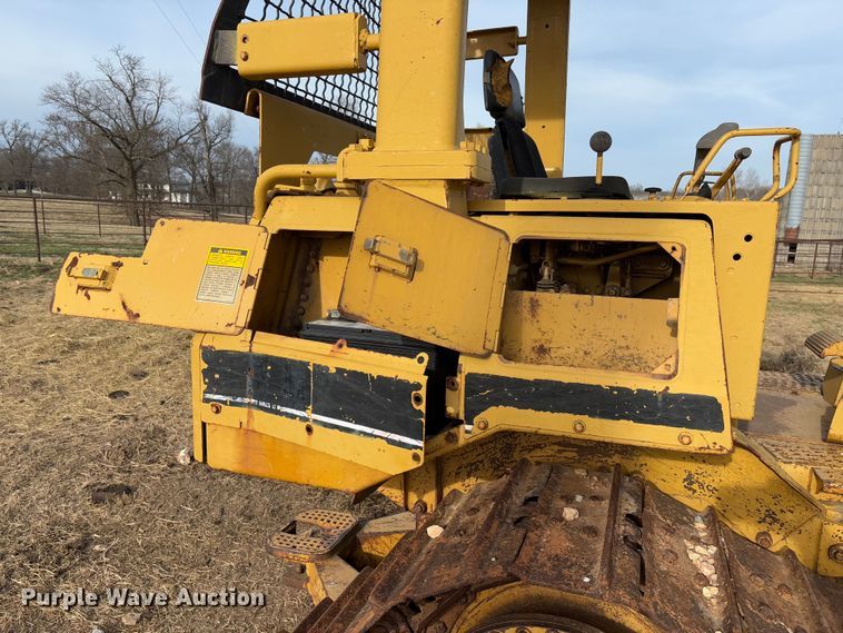 image for item FB3128 1992 Caterpillar D4H dozer
