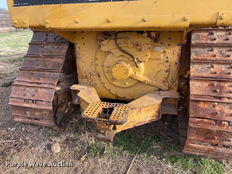 image for item FB3128 1992 Caterpillar D4H dozer