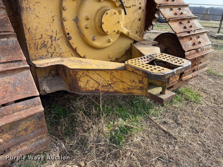 image for item FB3128 1992 Caterpillar D4H dozer