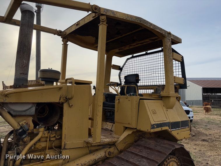 image for item FB3128 1992 Caterpillar D4H dozer