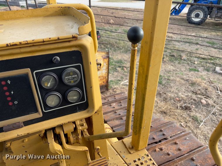 image for item FB3128 1992 Caterpillar D4H dozer