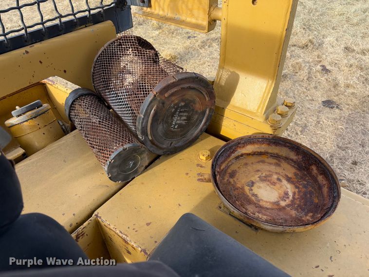 image for item FB3128 1992 Caterpillar D4H dozer