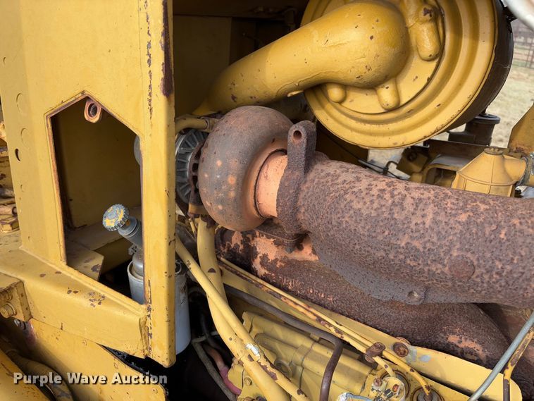 image for item FB3128 1992 Caterpillar D4H dozer