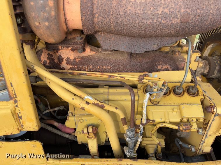 image for item FB3128 1992 Caterpillar D4H dozer