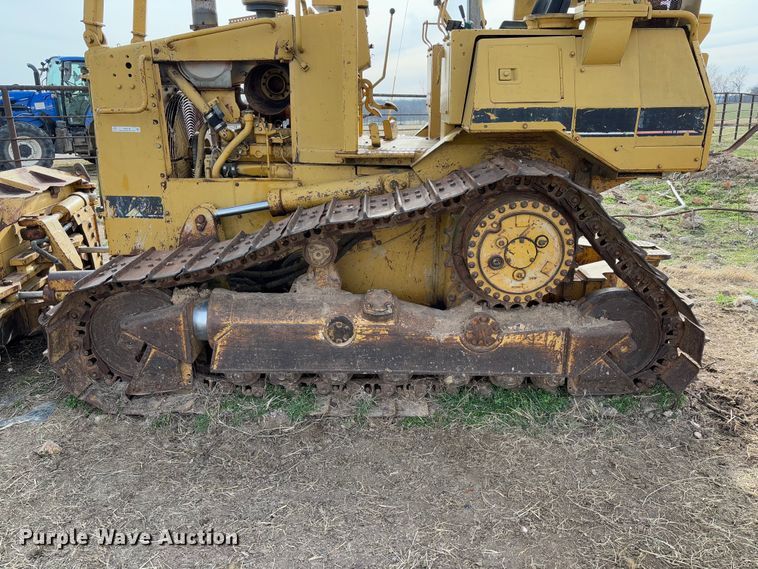 image for item FB3128 1992 Caterpillar D4H dozer