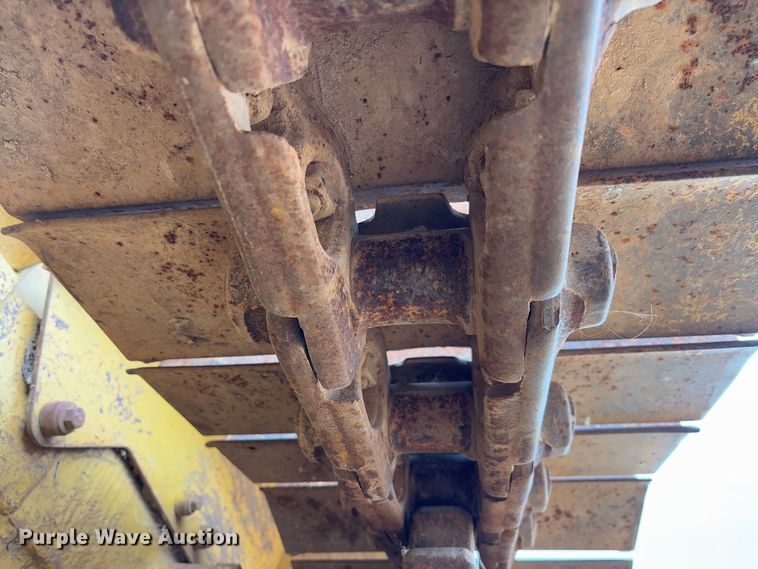 image for item FB3128 1992 Caterpillar D4H dozer