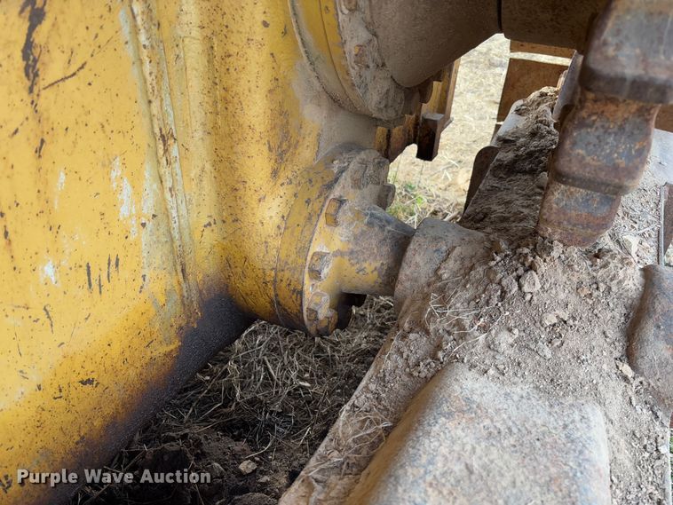 image for item FB3128 1992 Caterpillar D4H dozer