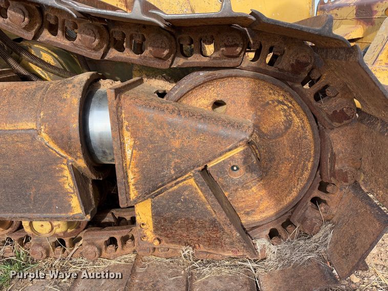 image for item FB3128 1992 Caterpillar D4H dozer