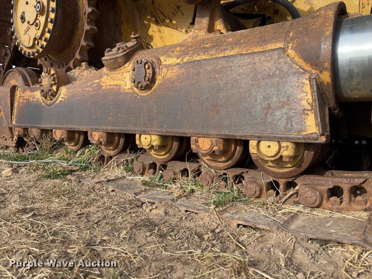 image for item FB3128 1992 Caterpillar D4H dozer