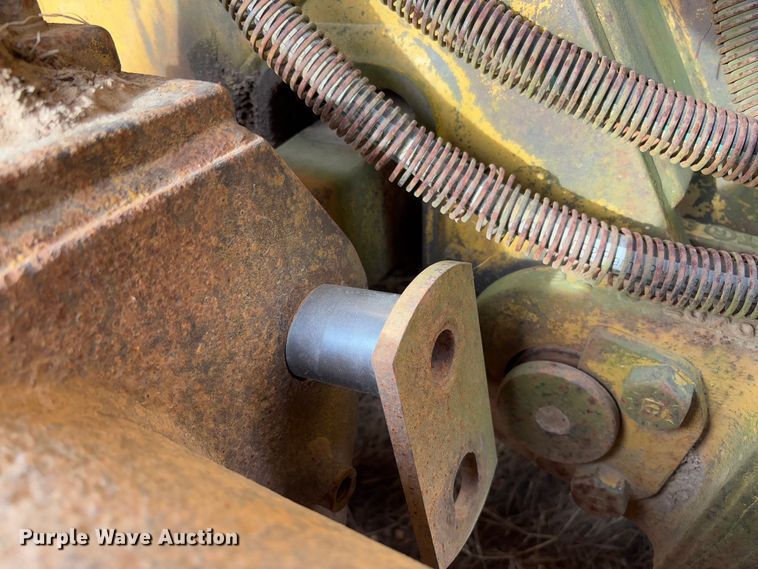 image for item FB3128 1992 Caterpillar D4H dozer