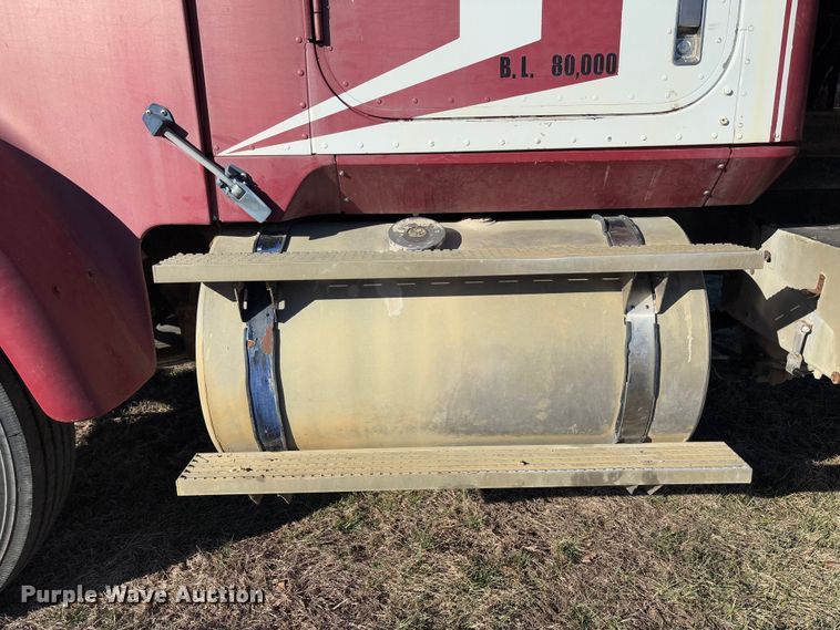 image for item FB3149 1986 International F9370 dump truck