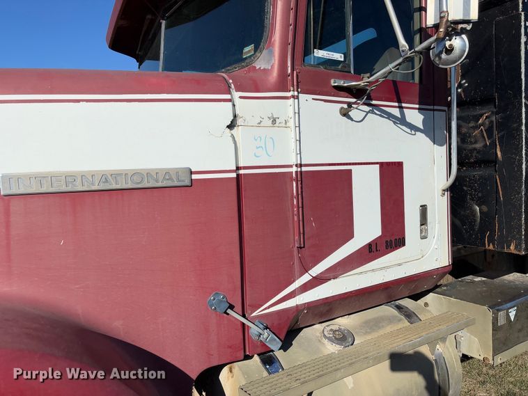 image for item FB3149 1986 International F9370 dump truck