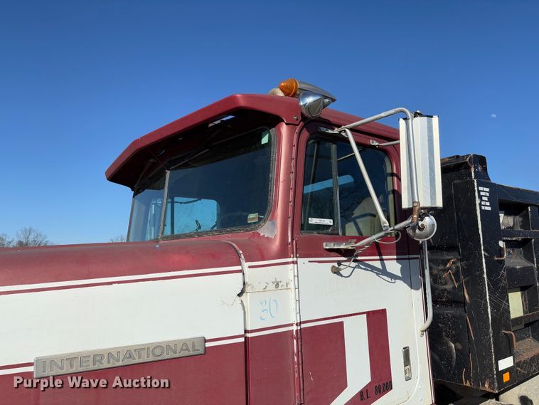 image for item FB3149 1986 International F9370 dump truck