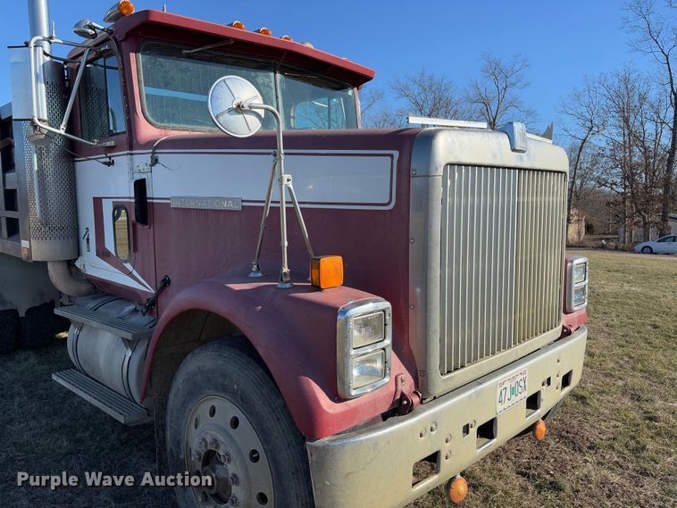 image for item FB3149 1986 International F9370 dump truck