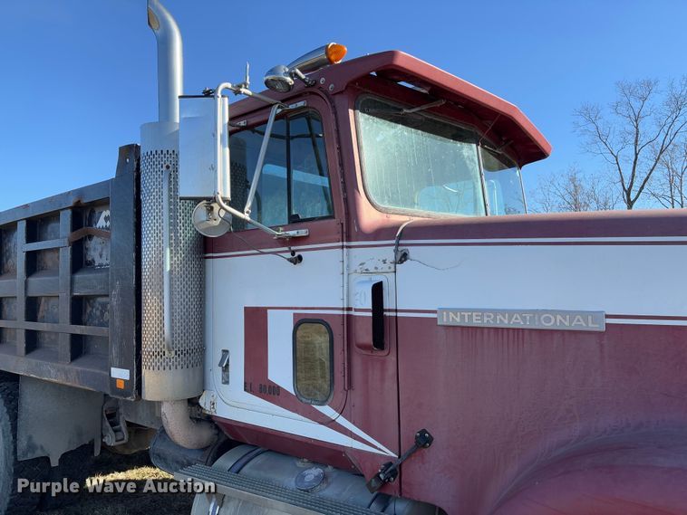 image for item FB3149 1986 International F9370 dump truck