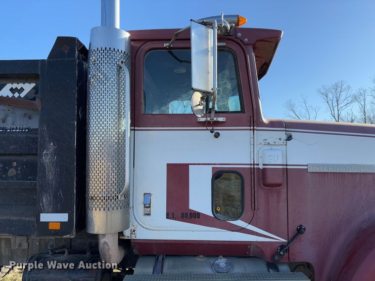 image for item FB3149 1986 International F9370 dump truck