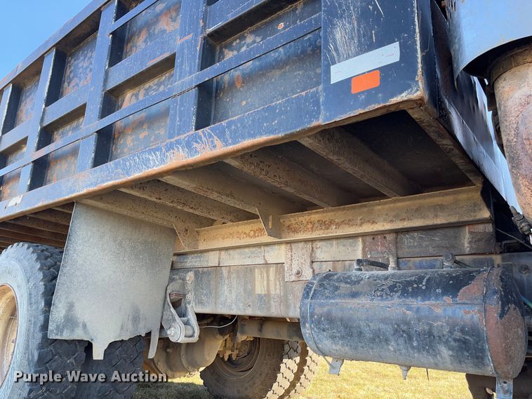 image for item FB3149 1986 International F9370 dump truck