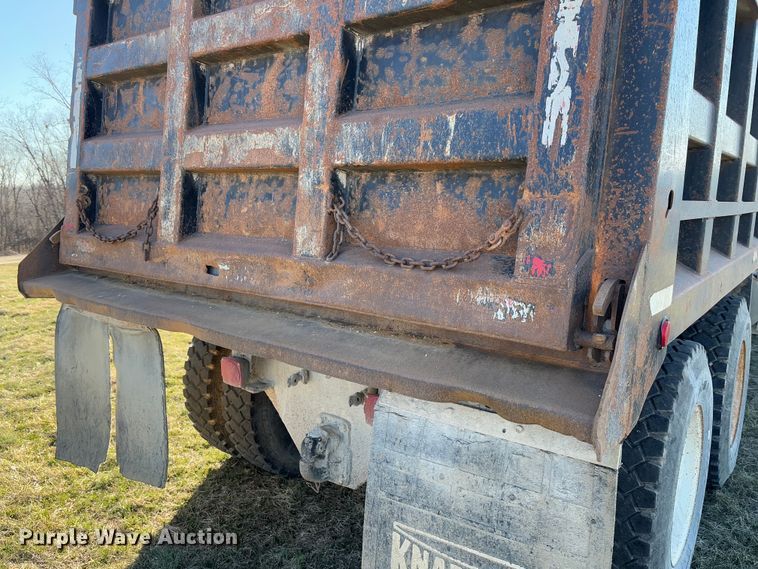 image for item FB3149 1986 International F9370 dump truck