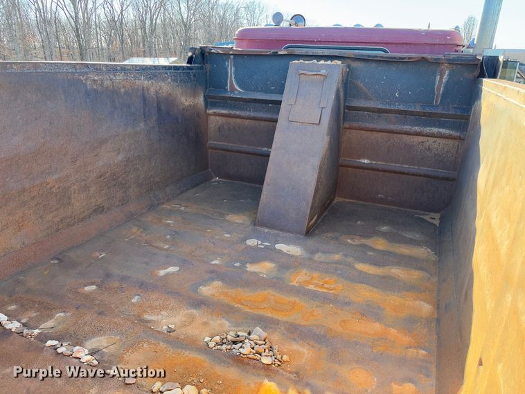 image for item FB3149 1986 International F9370 dump truck