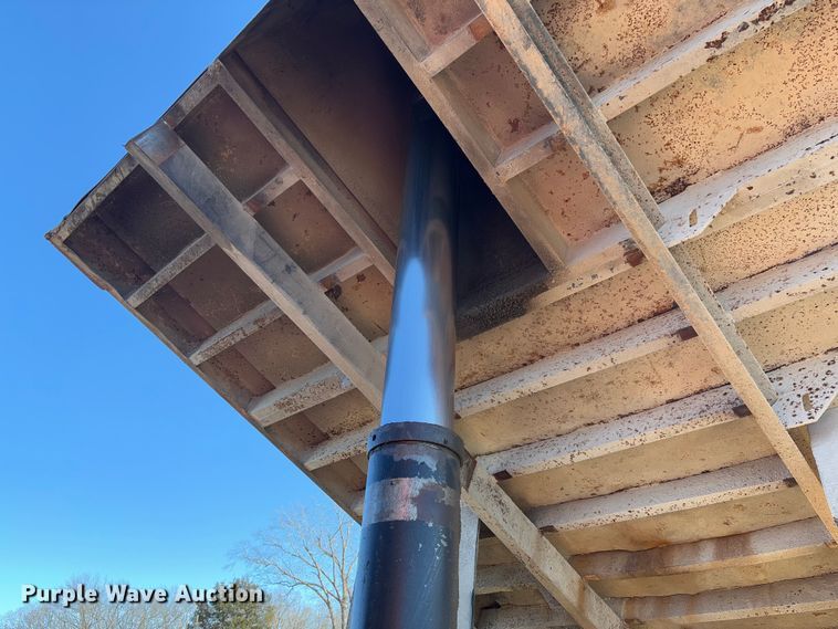 image for item FB3149 1986 International F9370 dump truck