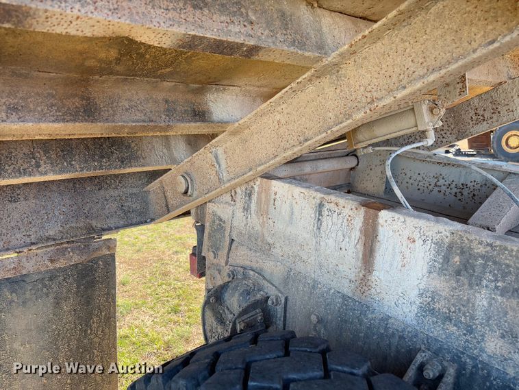 image for item FB3149 1986 International F9370 dump truck