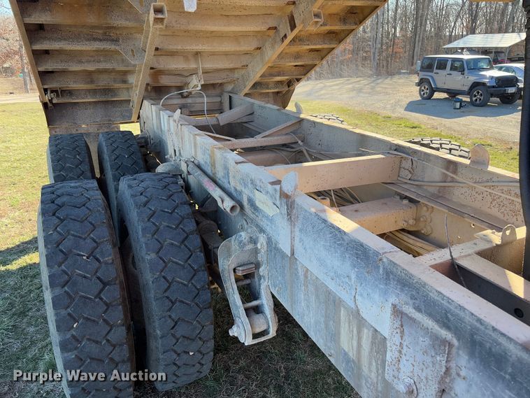 image for item FB3149 1986 International F9370 dump truck