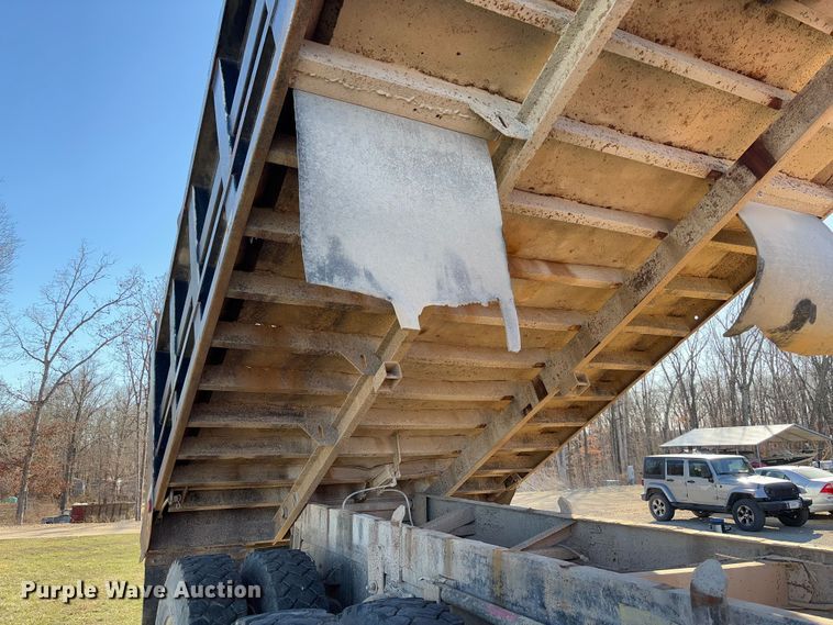 image for item FB3149 1986 International F9370 dump truck