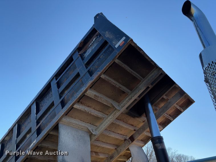 image for item FB3149 1986 International F9370 dump truck