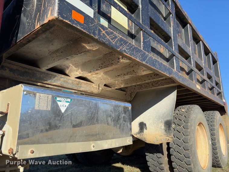 image for item FB3149 1986 International F9370 dump truck