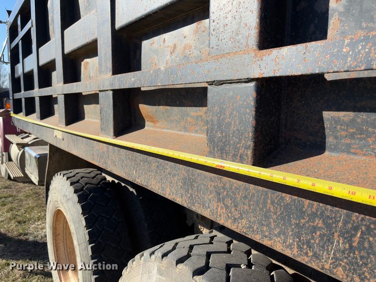 image for item FB3149 1986 International F9370 dump truck