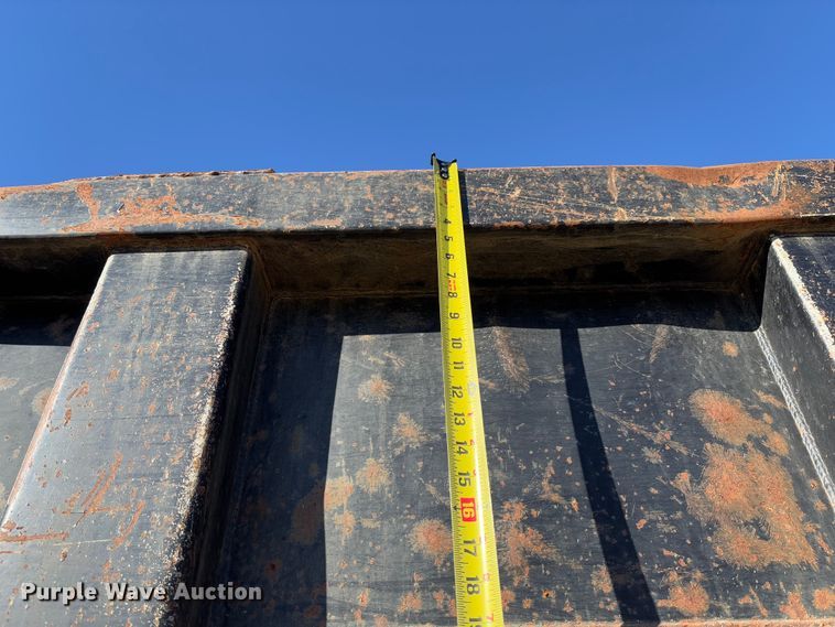 image for item FB3149 1986 International F9370 dump truck