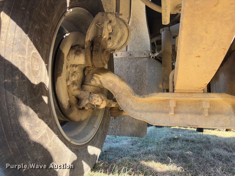 image for item FB3149 1986 International F9370 dump truck