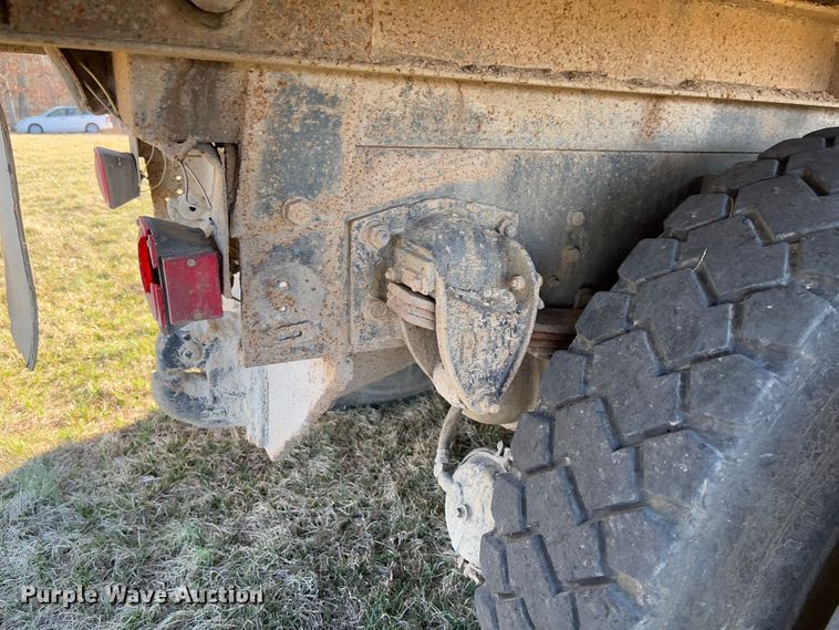 image for item FB3149 1986 International F9370 dump truck