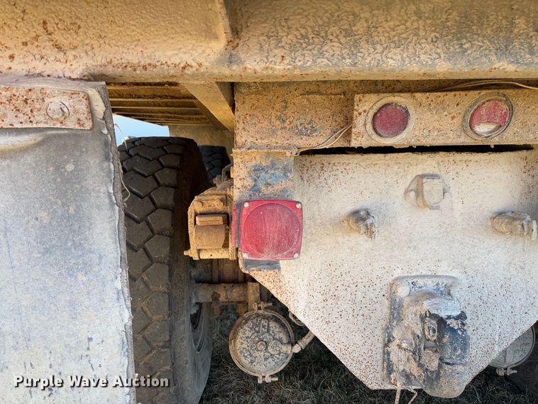 image for item FB3149 1986 International F9370 dump truck