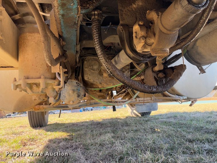 image for item FB3149 1986 International F9370 dump truck