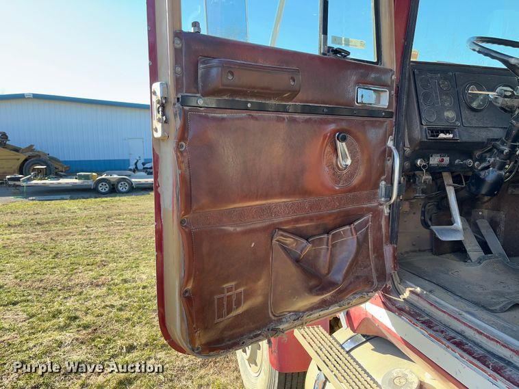 image for item FB3149 1986 International F9370 dump truck