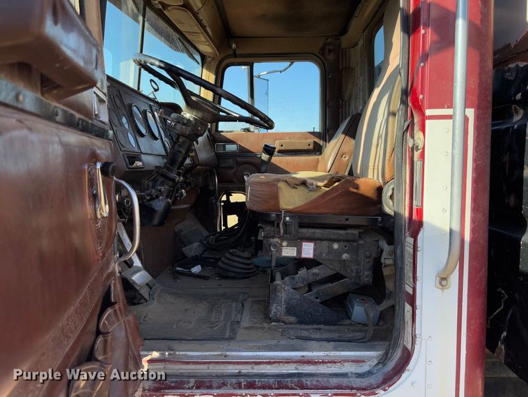 image for item FB3149 1986 International F9370 dump truck